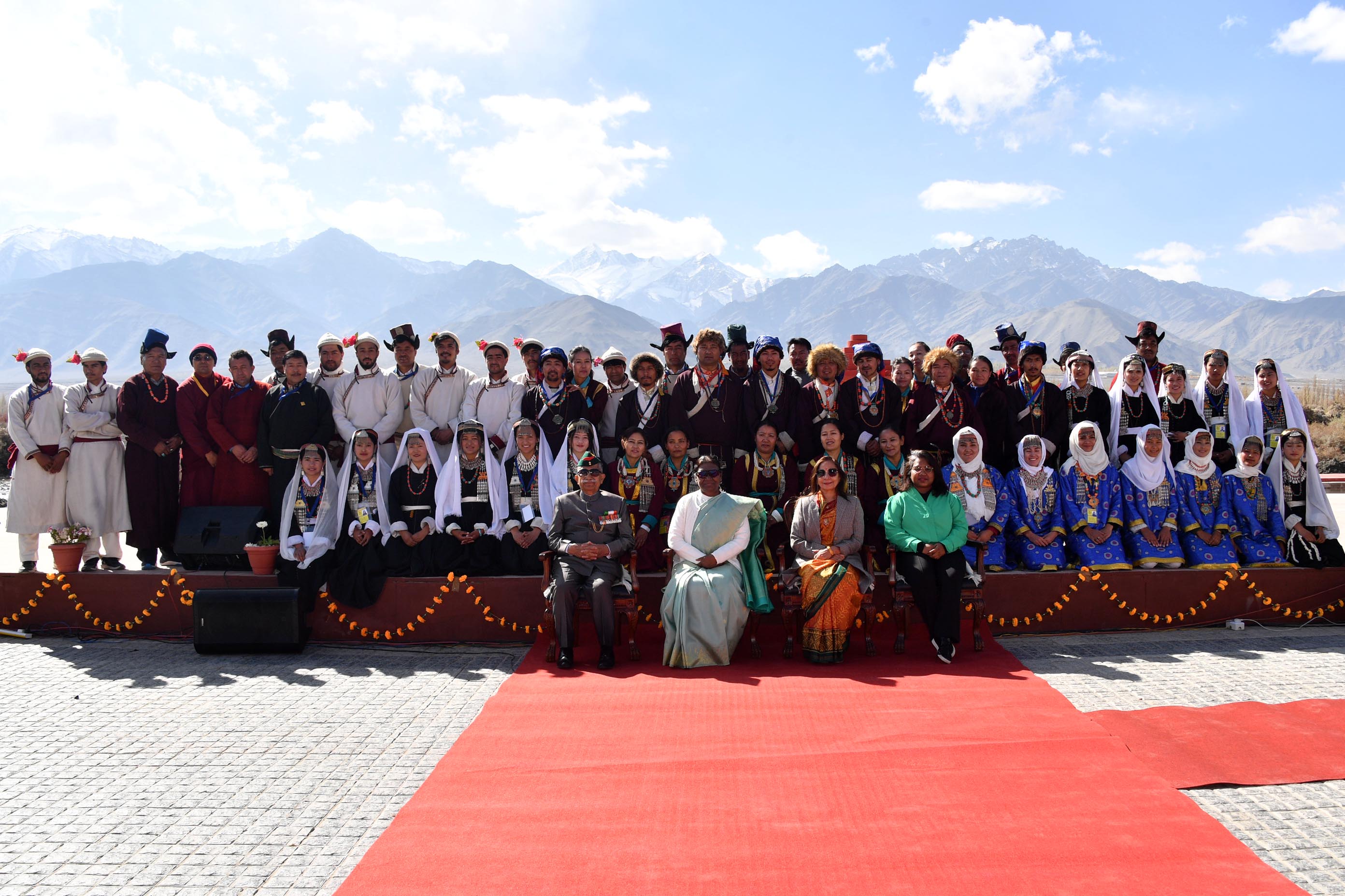 The President of India, Smt Droupadi Murmu attended a civic reception on November 1, 2023 hosted in her honour at Sindhu Ghat, Leh.