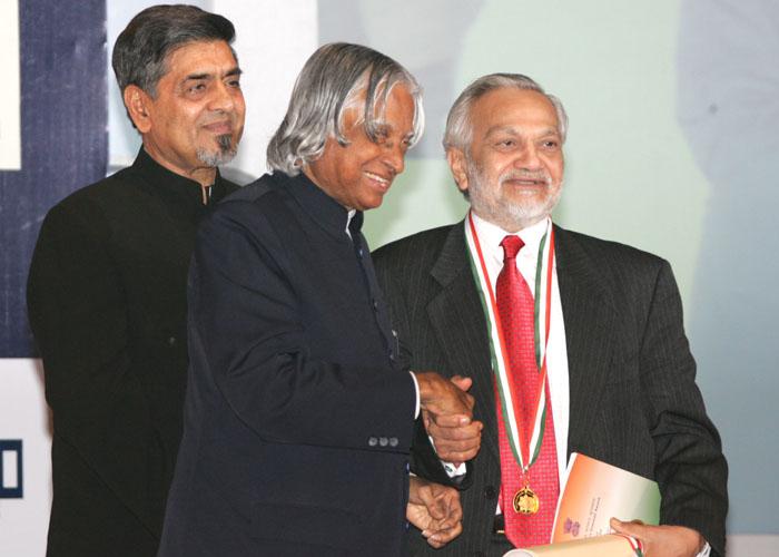 Address At The Conferment Of The Bharatiya Samman Awards 2005 To Prominent Nris/pios, Mumbai  -- 01-0